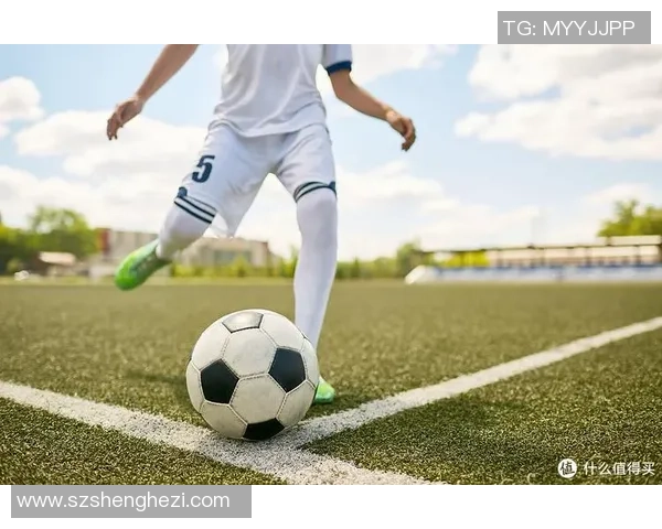 大球吃足球的奇幻冒险之旅探索球场上的惊奇与乐趣 大球吃足球的奇幻冒险之旅探索球场上的惊奇与乐趣