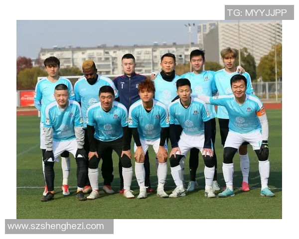 昊哥足球带你领略激情四溢的绿茵场，畅享足球魅力与团队精神的完美结合