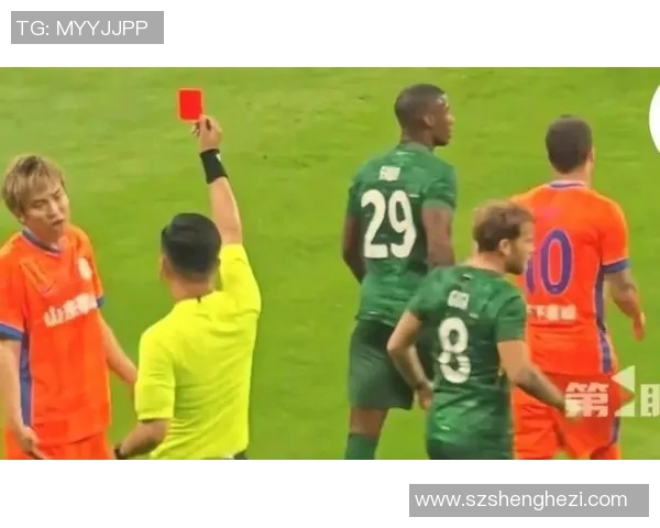 裁判争议不断球迷怒斥裁判判罚不公引发足球界热议 裁判争议不断球迷怒斥裁判判罚不公引发足球界热议