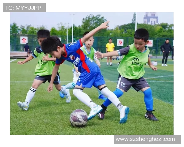 绿茵场上的激情与梦想足球运动带给我们的无限可能与感动